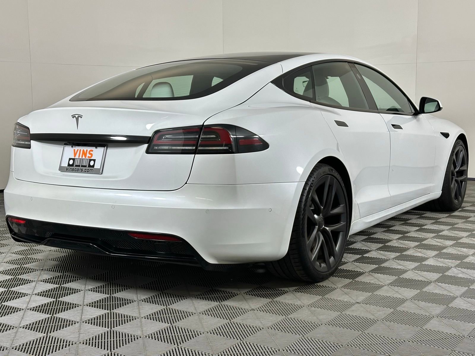 Used 2022 Tesla Model S image 4