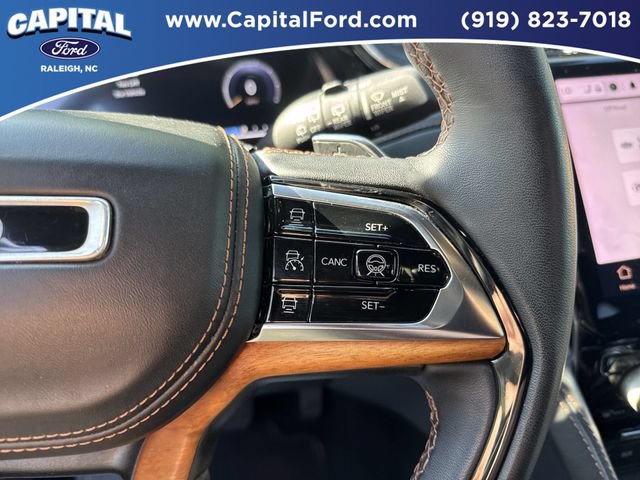 Used 2023 Jeep Grand Cherokee Summit AWD/4WD image 24