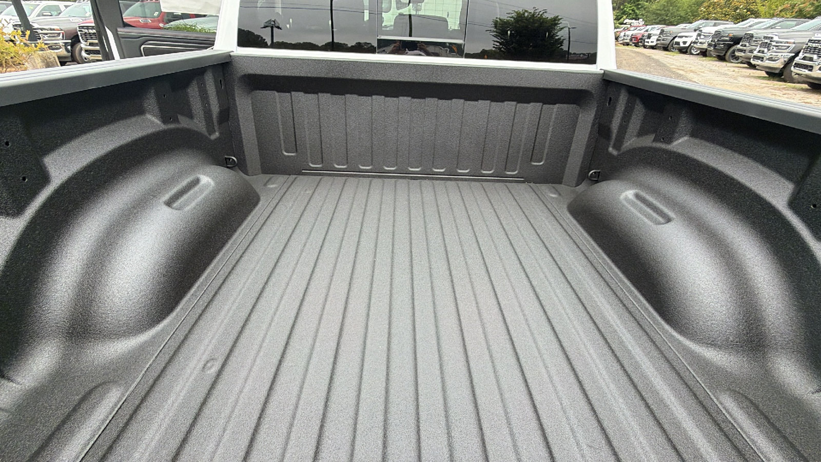 New 2026 RAM 1500 Laramie AWD/4WD image 13