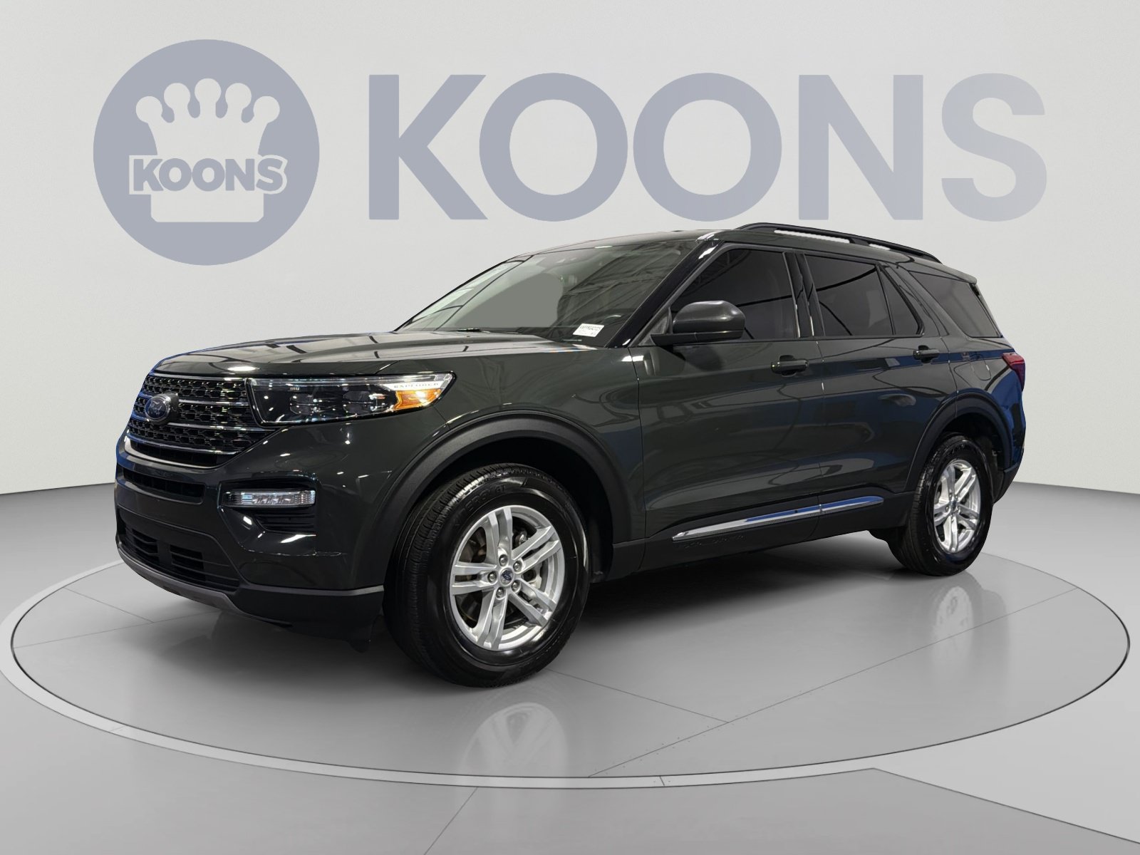 Used 2024 Ford Explorer XLT w/ Equipment Group 202A AWD/4WD image 1