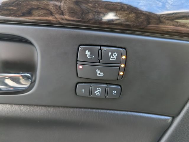 Used 2010 Cadillac DTS Luxury image 7