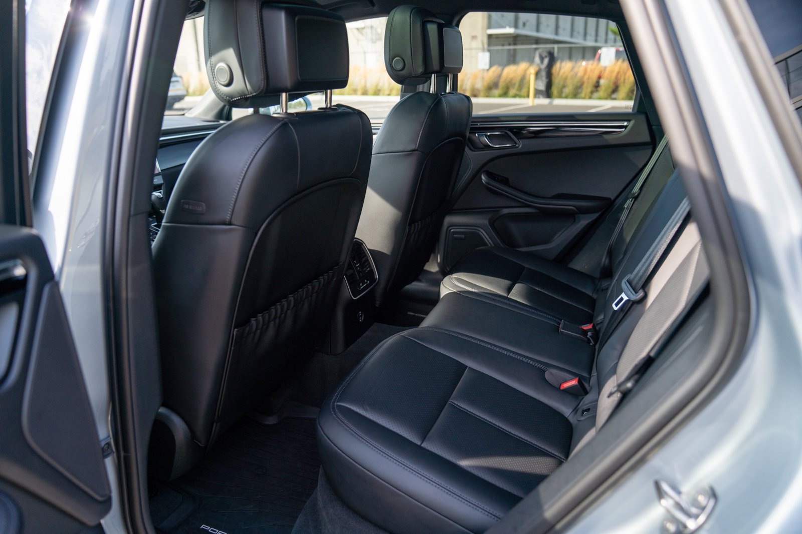 Certified 2026 Porsche Macan AWD/4WD image 23