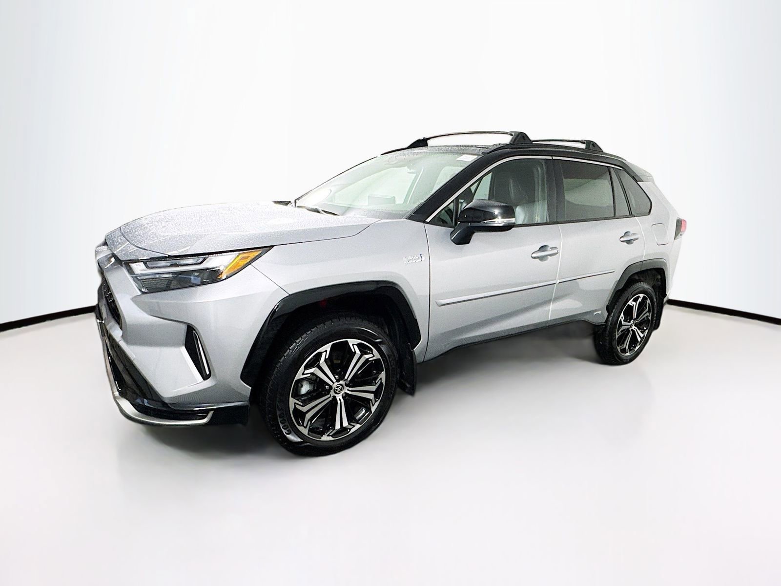 Used 2024 Toyota RAV4 XSE w/ Weather Package image 4