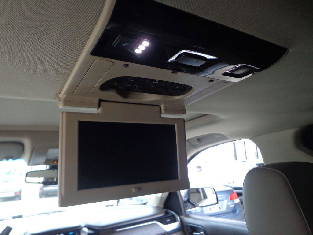 Used 2015 Chevrolet Suburban LTZ image 23