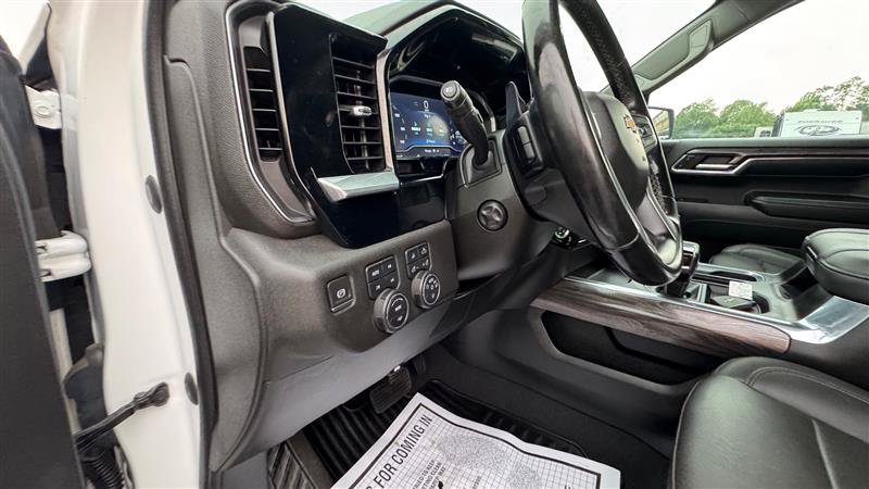 Used 2023 Chevrolet Silverado 1500 LTZ w/ LTZ Convenience Package II AWD/4WD image 38