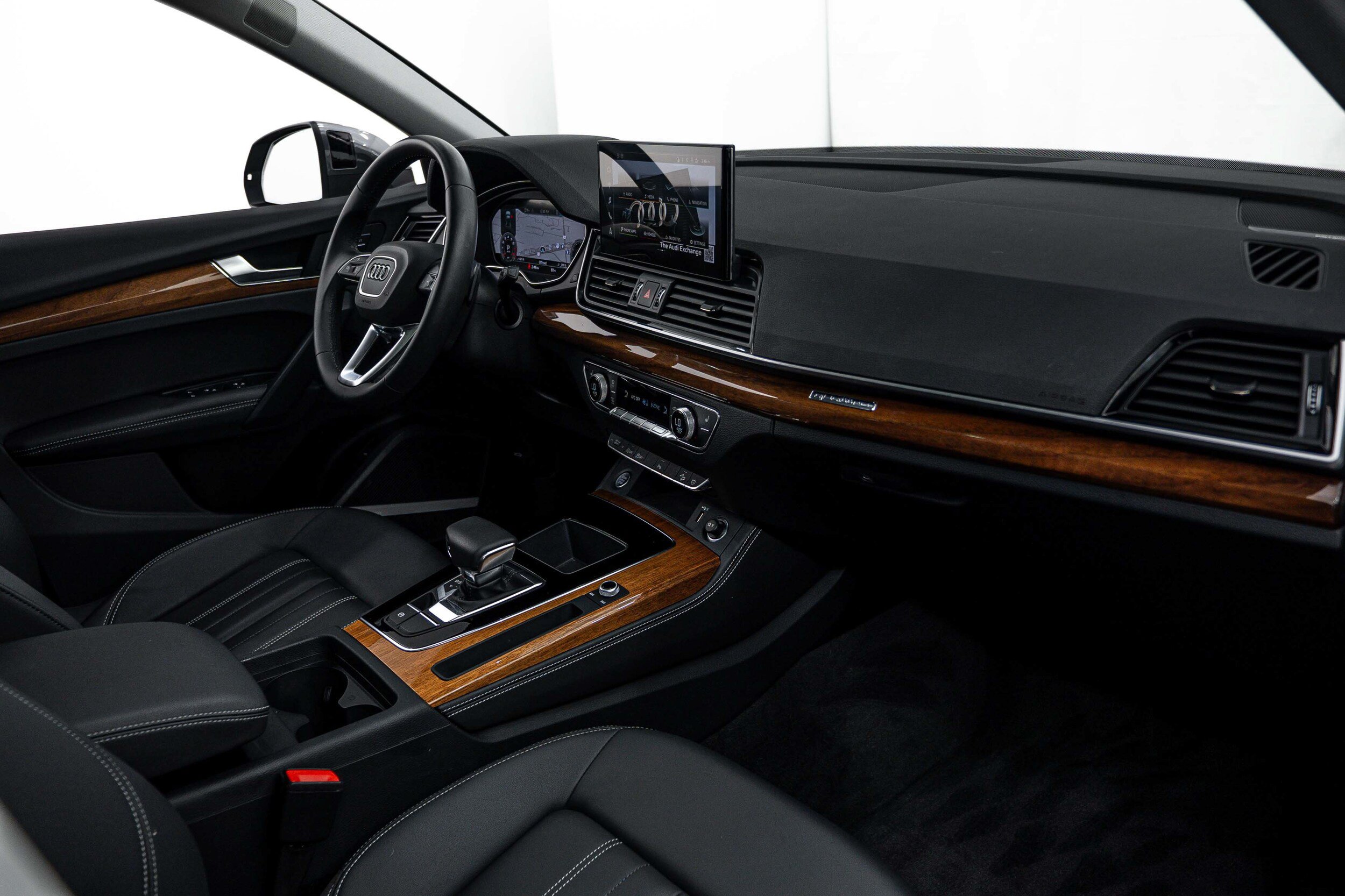 Certified 2023 Audi Q5 2.0T Premium Plus AWD/4WD image 8