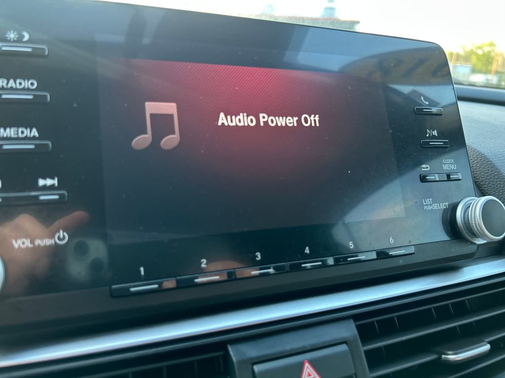 Used 2018 Honda Accord LX image 13