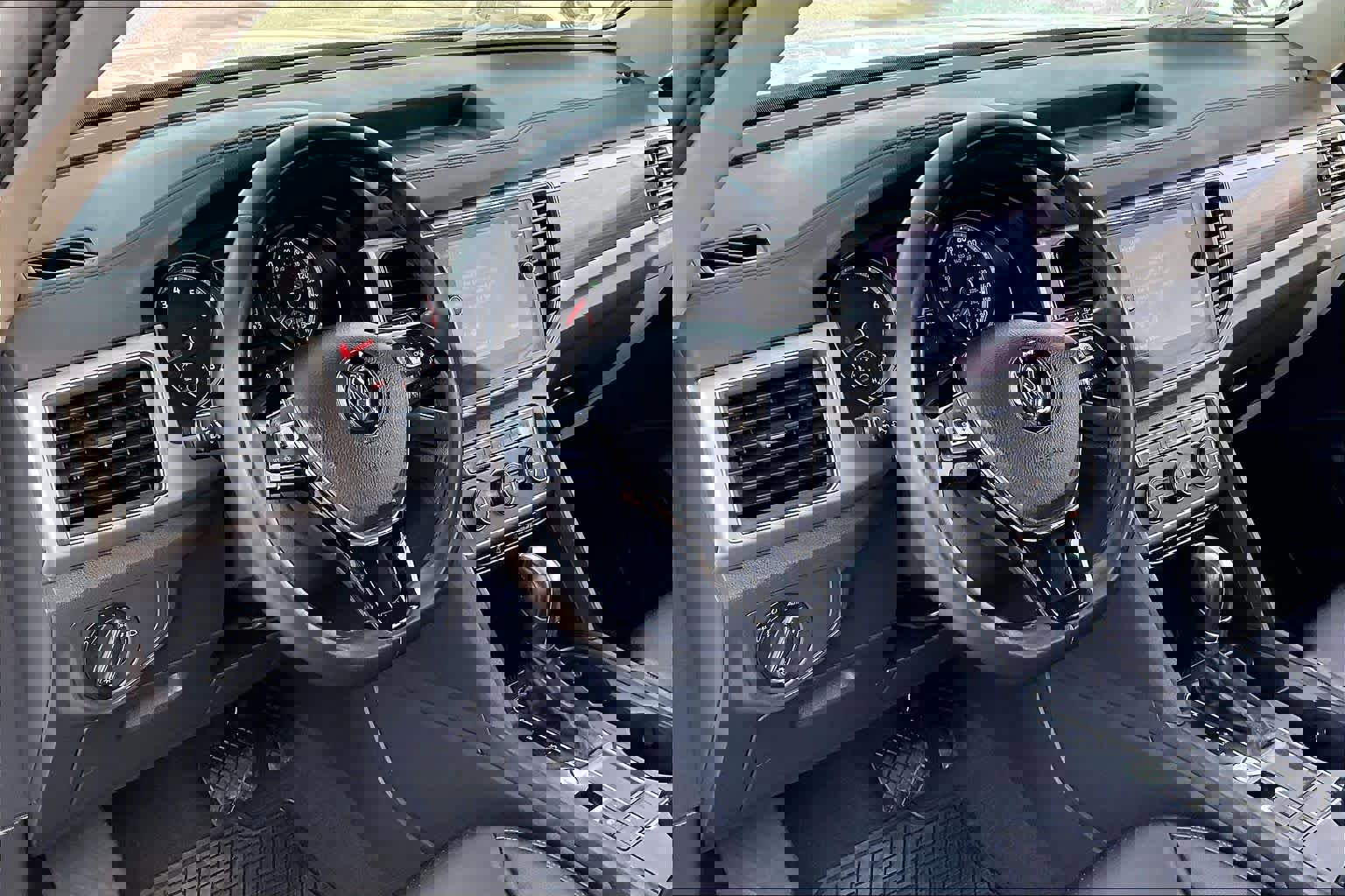 Used 2019 Volkswagen Atlas SE w/ Towing Package image 18