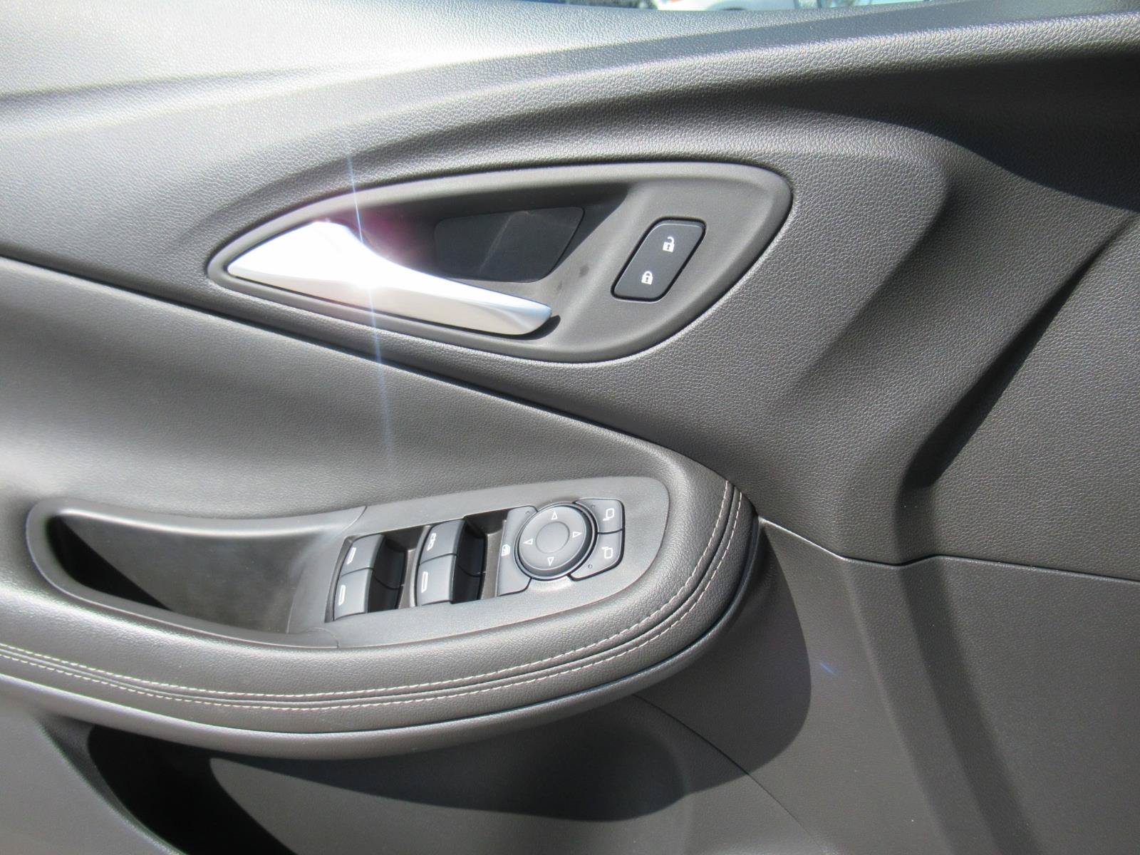 Used 2024 Buick Encore GX Preferred FWD image 21