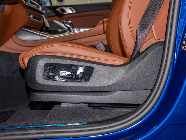 New 2026 BMW ALPINA XB7 AWD/4WD image 15