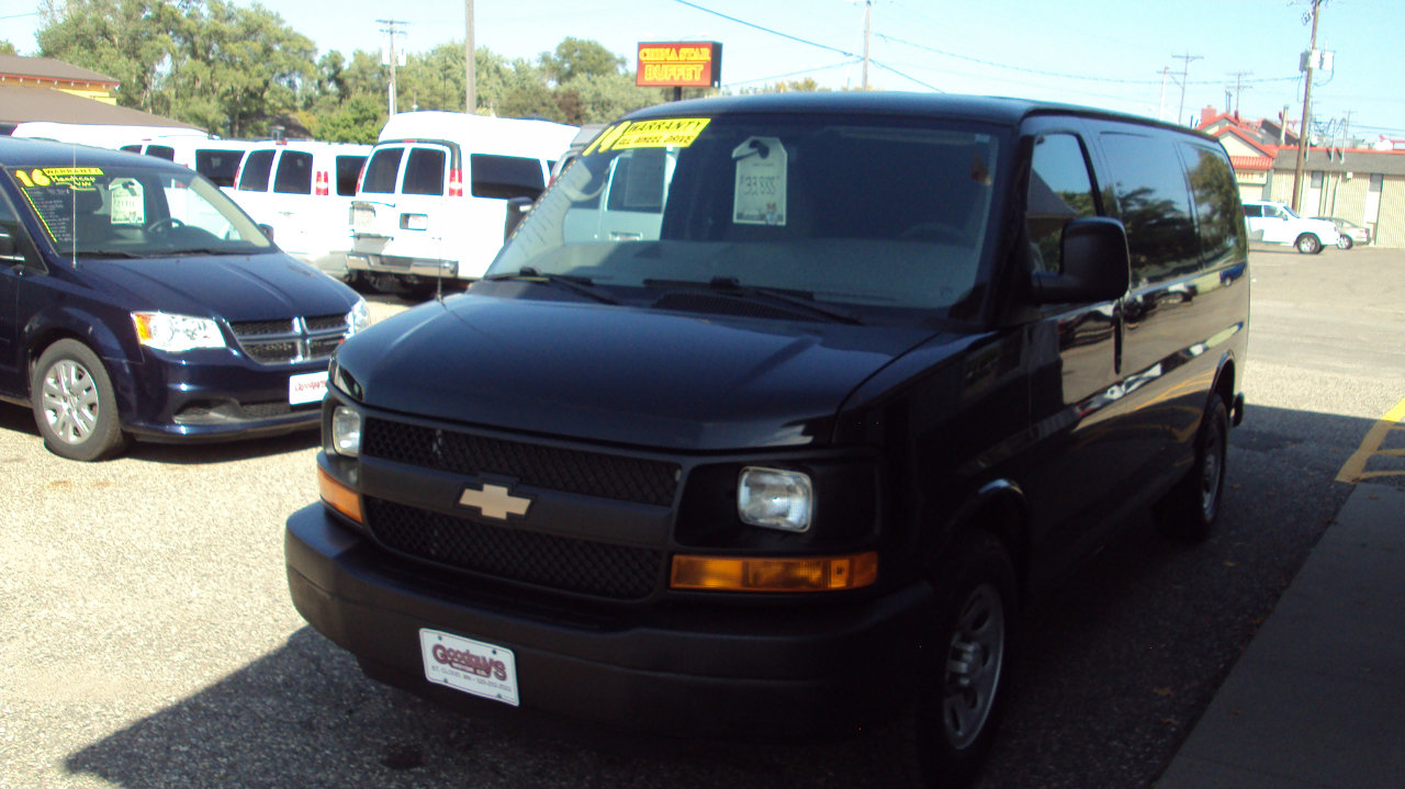 Used 2014 Chevrolet Express 1500 AWD image 4