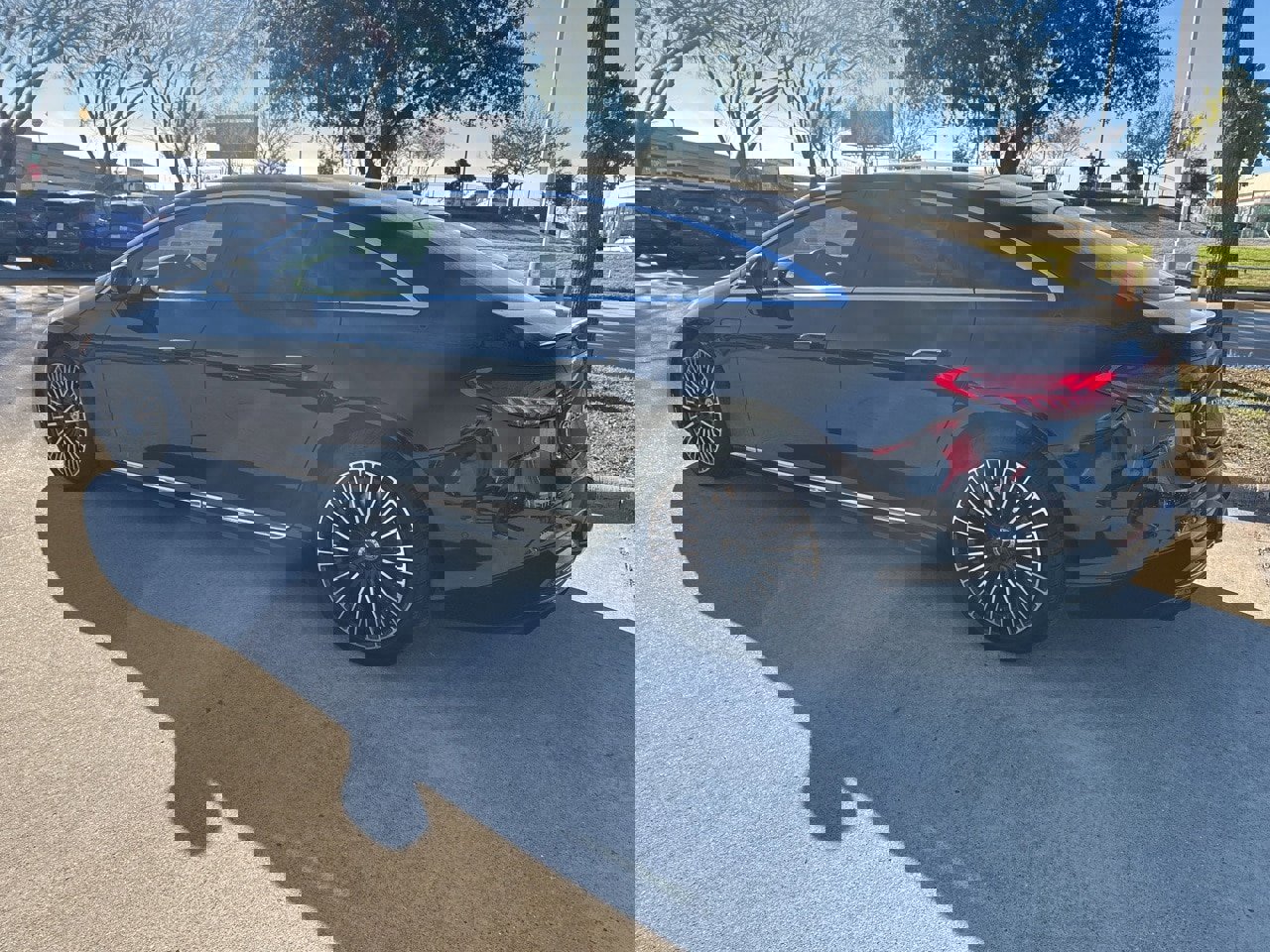 Used 2022 Mercedes-Benz EQS 580 4MATIC Sedan image 4