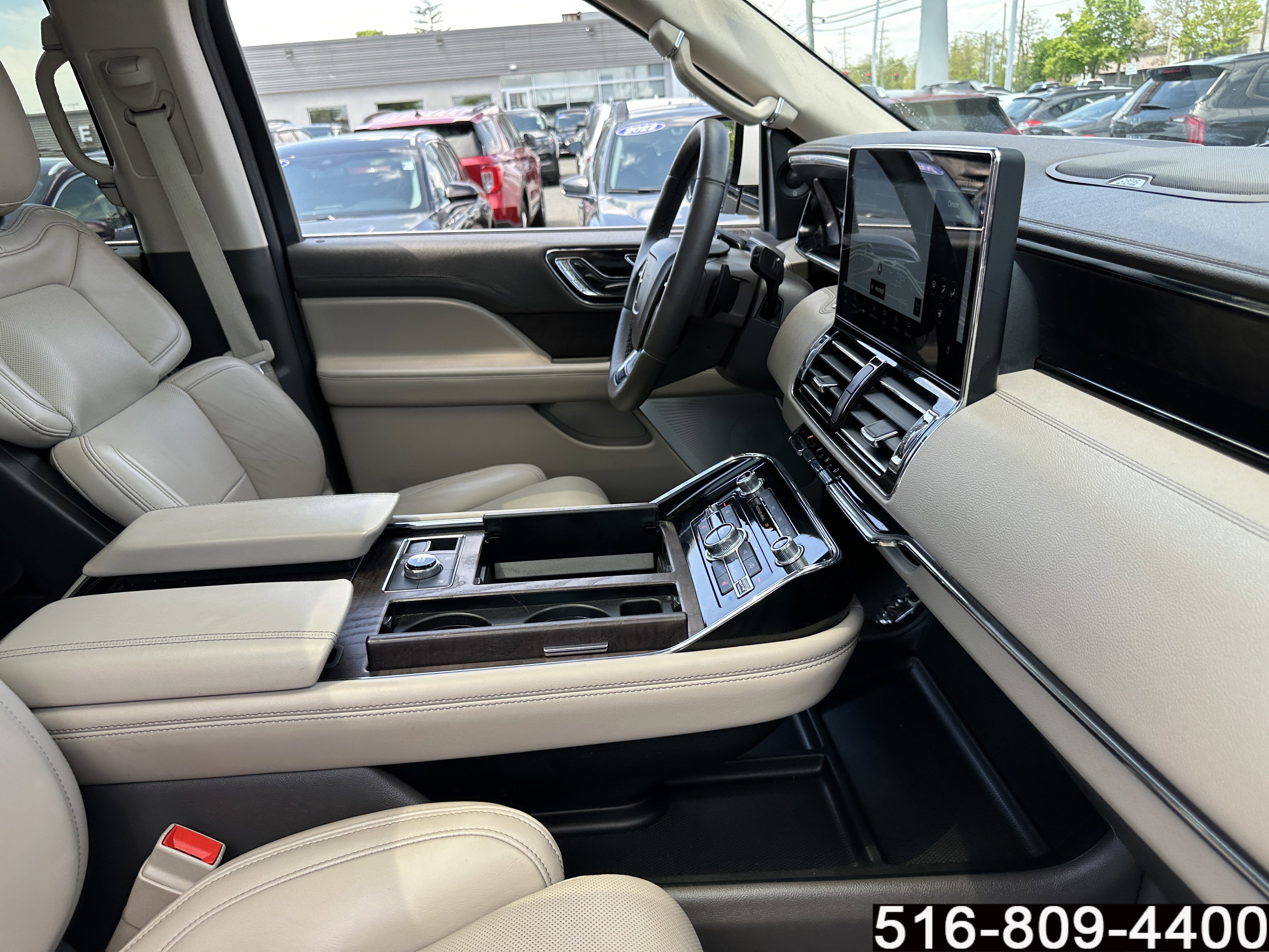 Used 2024 Lincoln Navigator Reserve AWD/4WD image 32