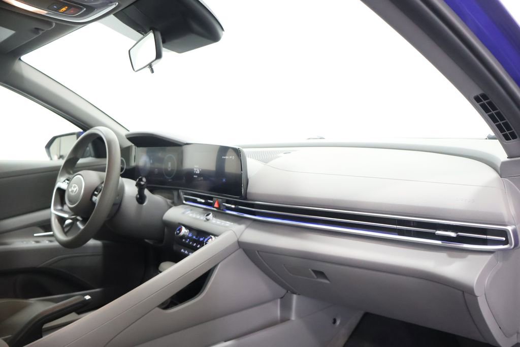 Used 2024 Hyundai Elantra SEL FWD image 23