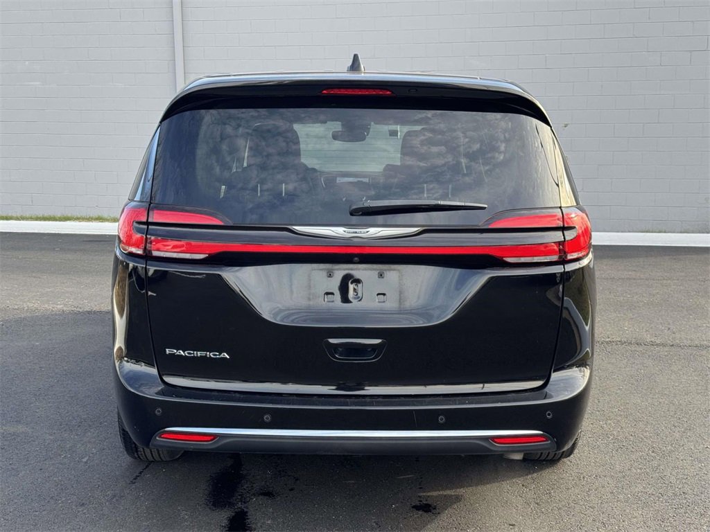 Used 2024 Chrysler Pacifica Touring-L image 22