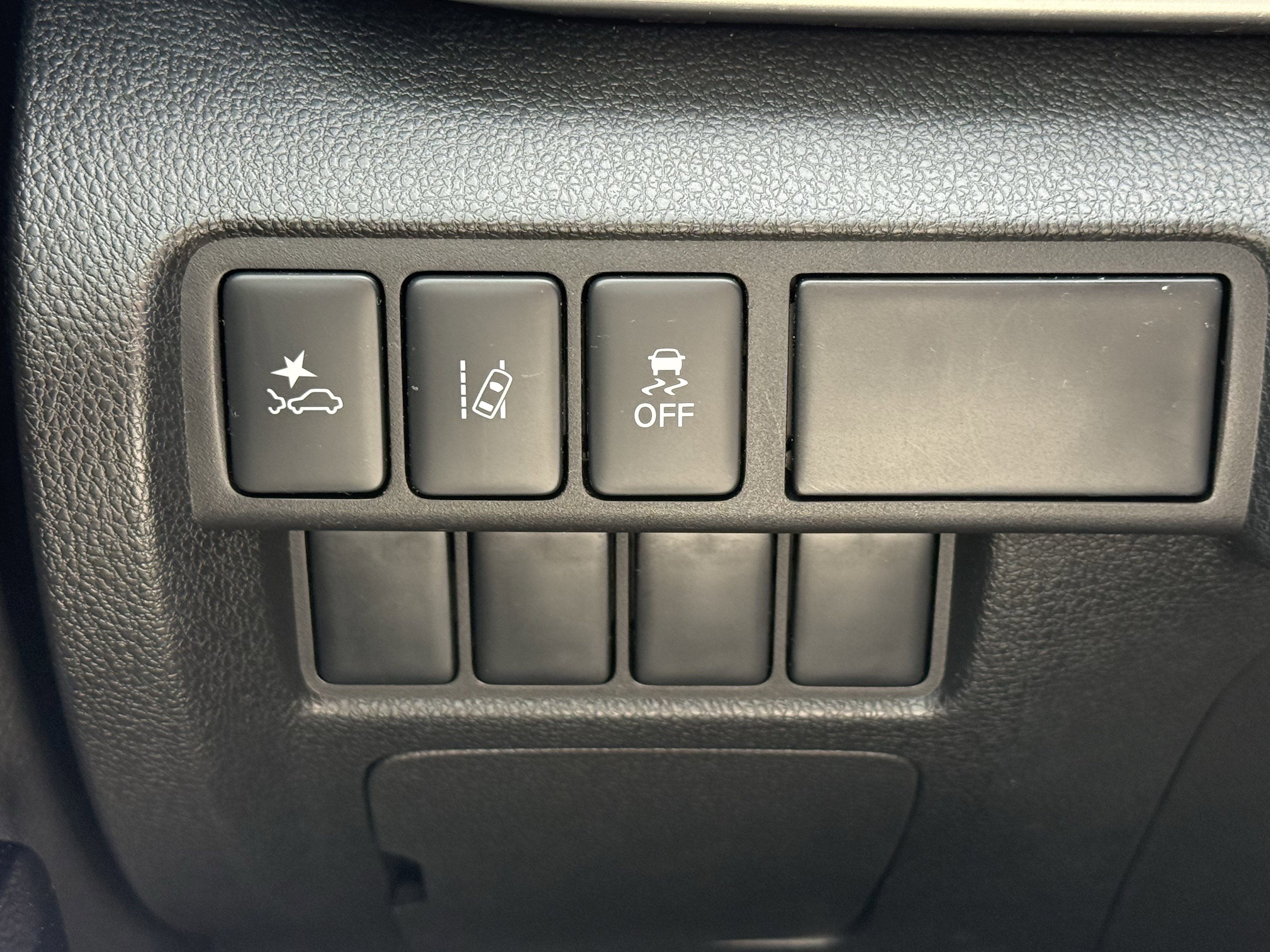 Used 2024 Mitsubishi Eclipse Cross LE image 25