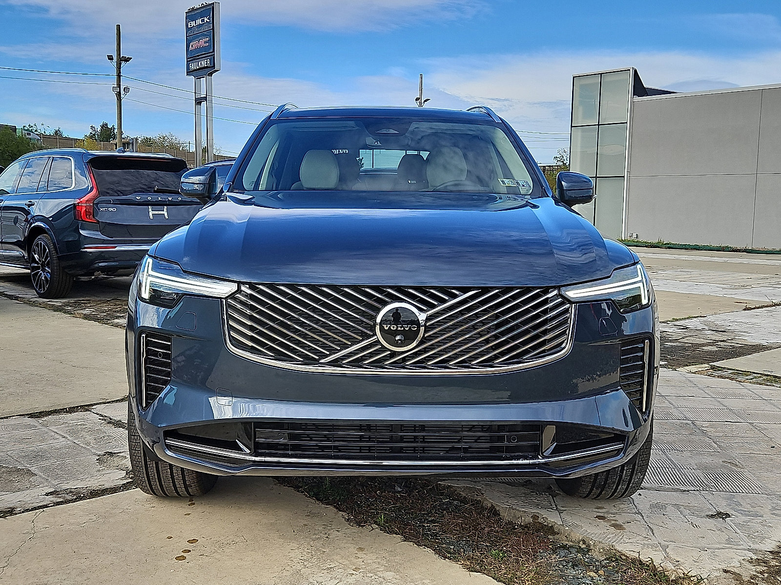 New 2026 Volvo XC90 B6 Ultra image 2