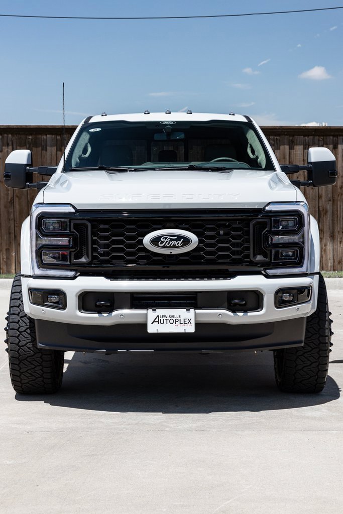 Used 2025 Ford F450 Platinum w/ Platinum Plus Package image 3