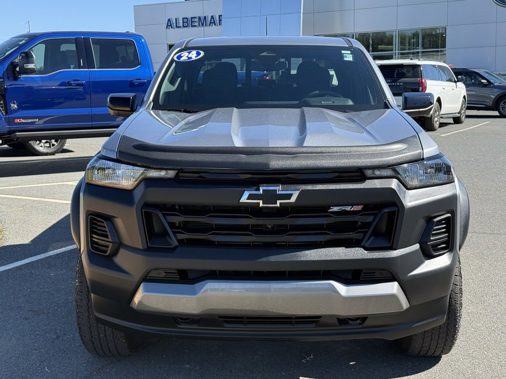 Used 2024 Chevrolet Colorado Trail Boss w/ Technology Package image 8