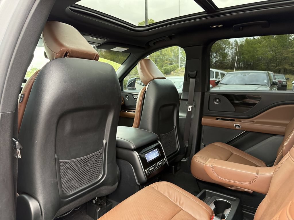 Used 2022 Lincoln Aviator Reserve w/ Elements Package Plus AWD/4WD image 12