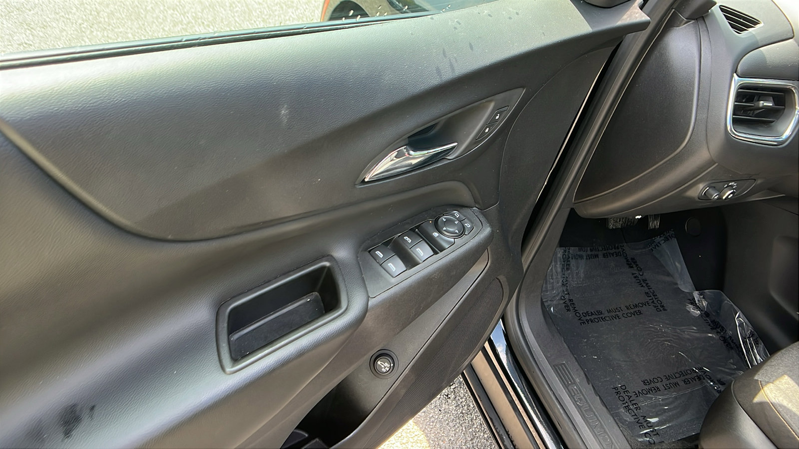 Used 2024 Chevrolet Equinox LT image 15