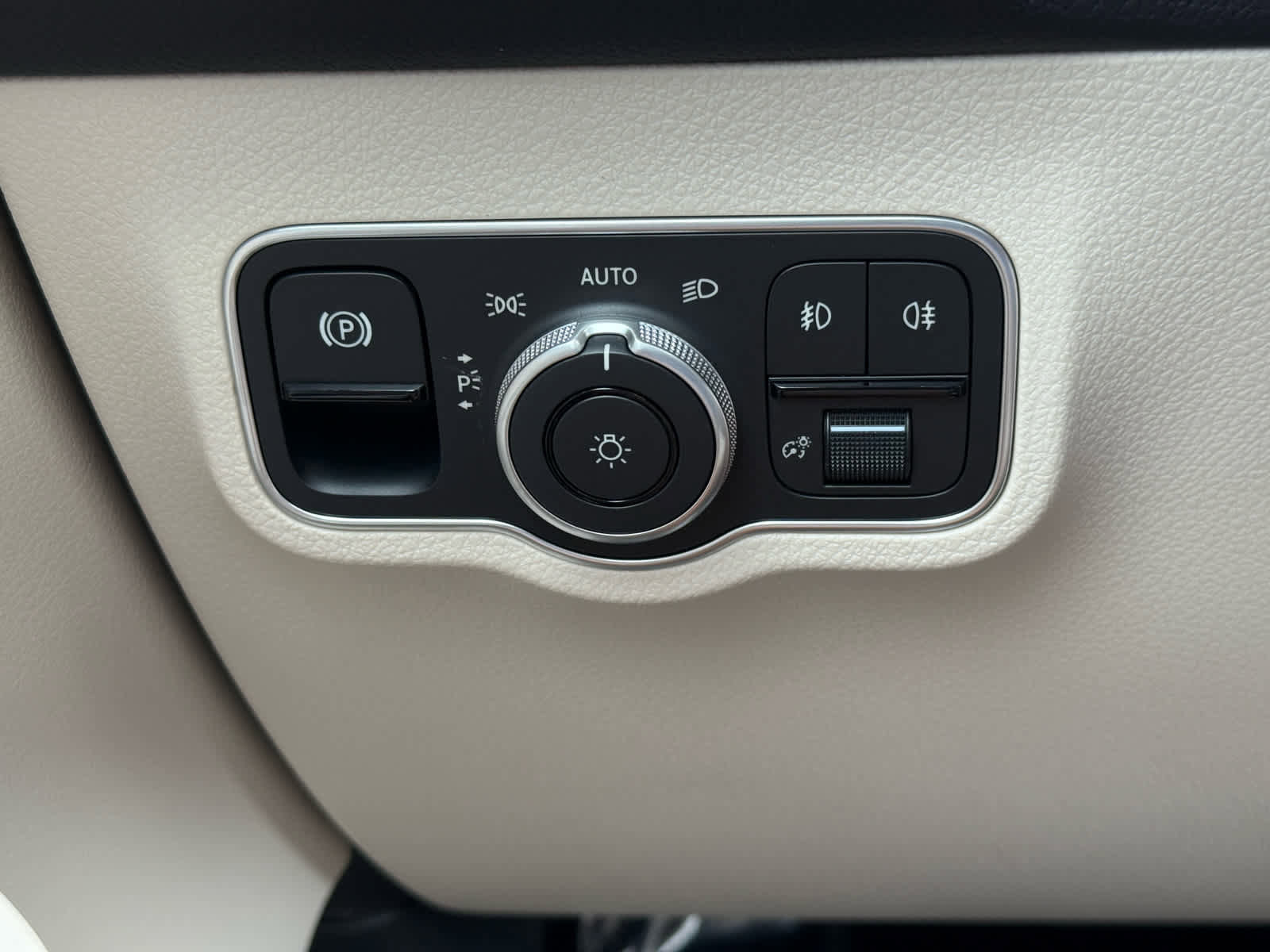 New 2026 Mercedes-Benz GLB 250 4MATIC image 26