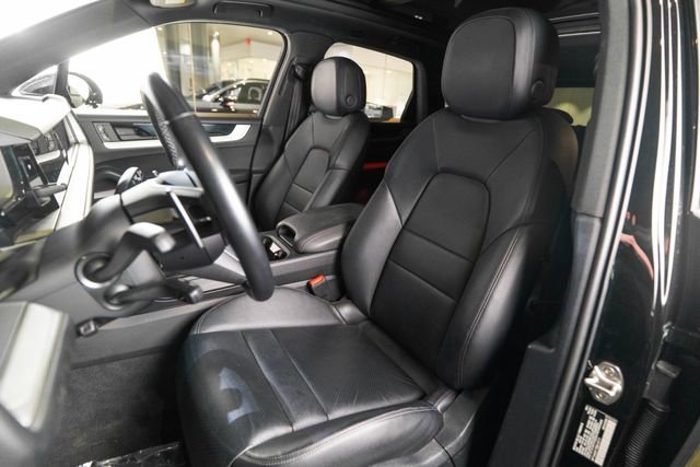 Used 2024 Porsche Cayenne image 5