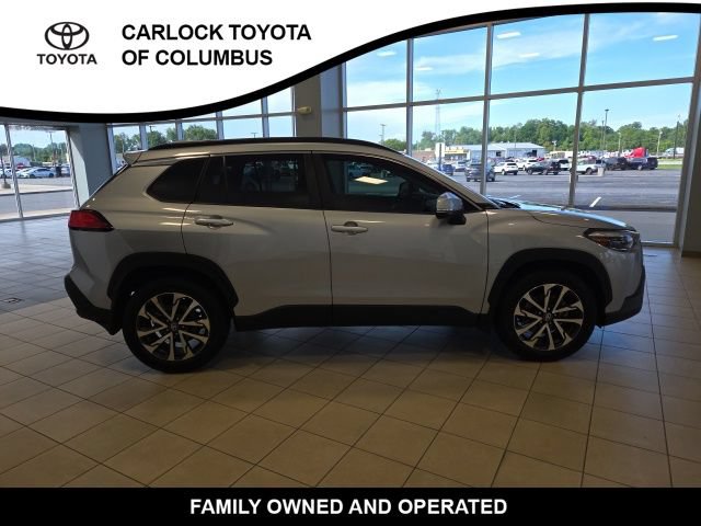 Used 2024 Toyota Corolla Cross XLE w/ Convenience Package FWD image 7