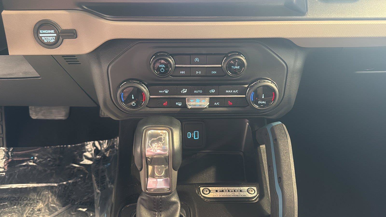 Used 2022 Ford Bronco Wildtrak AWD/4WD image 26