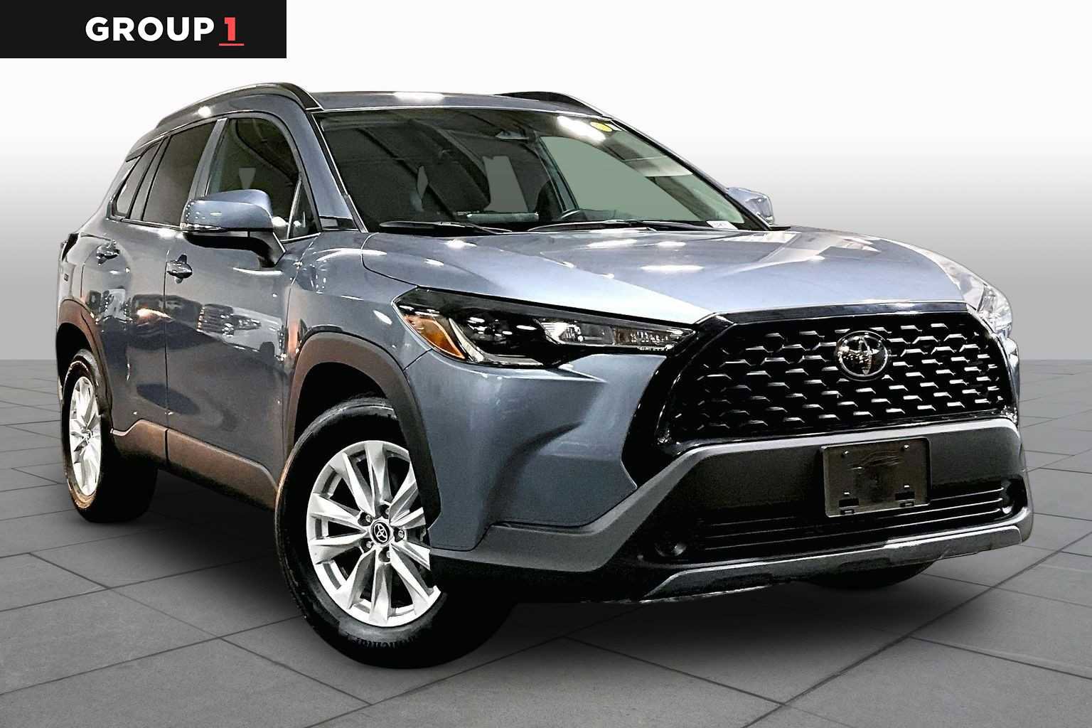 Used 2023 Toyota Corolla Cross LE w/ Moonroof Package AWD/4WD image 3