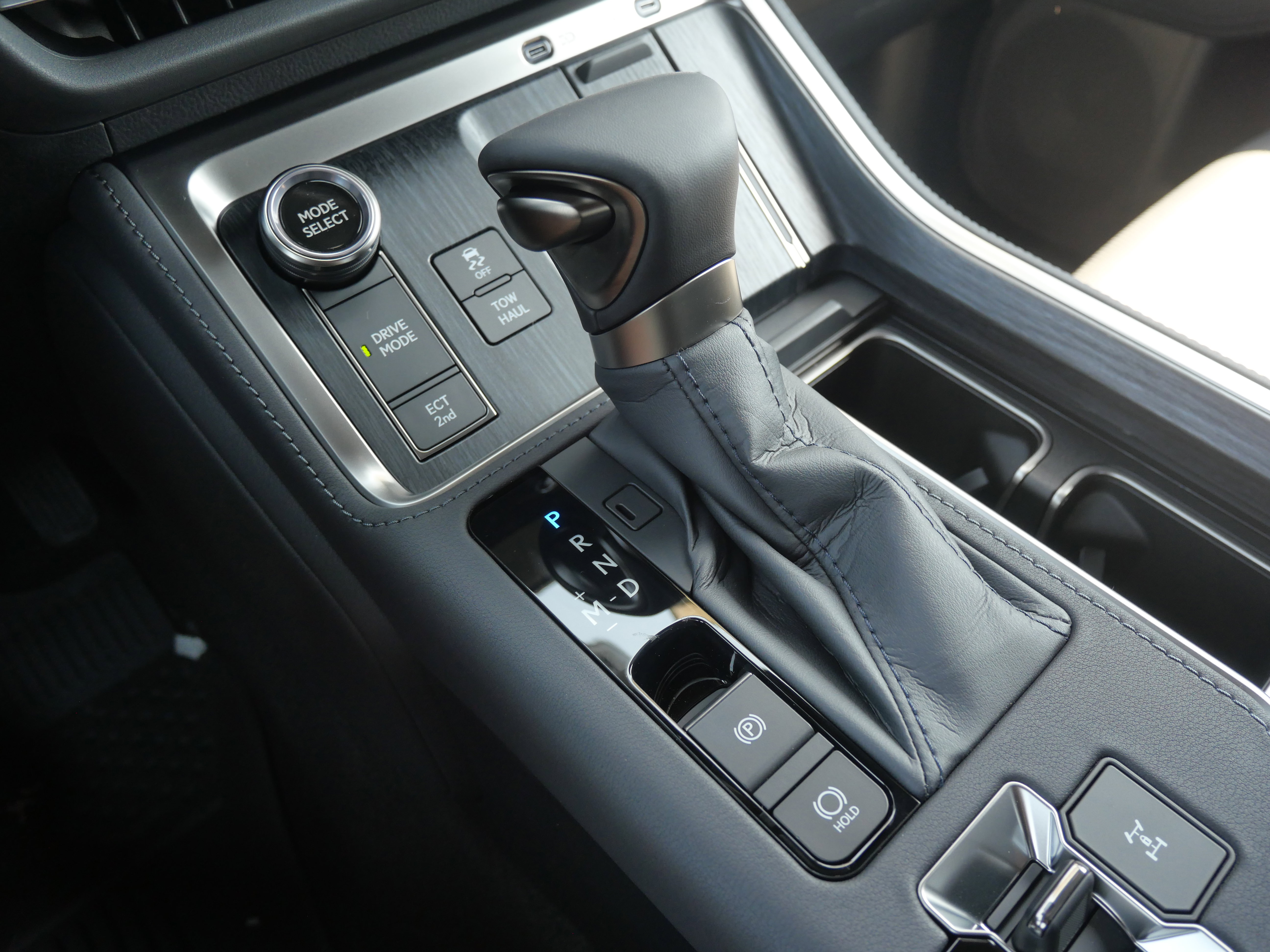 Used 2026 Lexus GX 550 w/ Accessory Package (2T) image 29