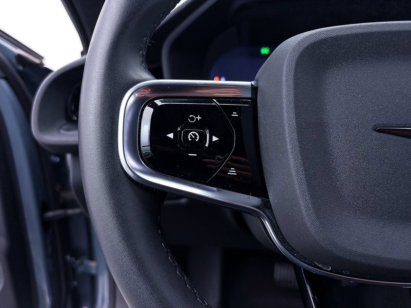 Used 2022 Polestar Polestar 2 w/ Pilot Package AWD/4WD image 30