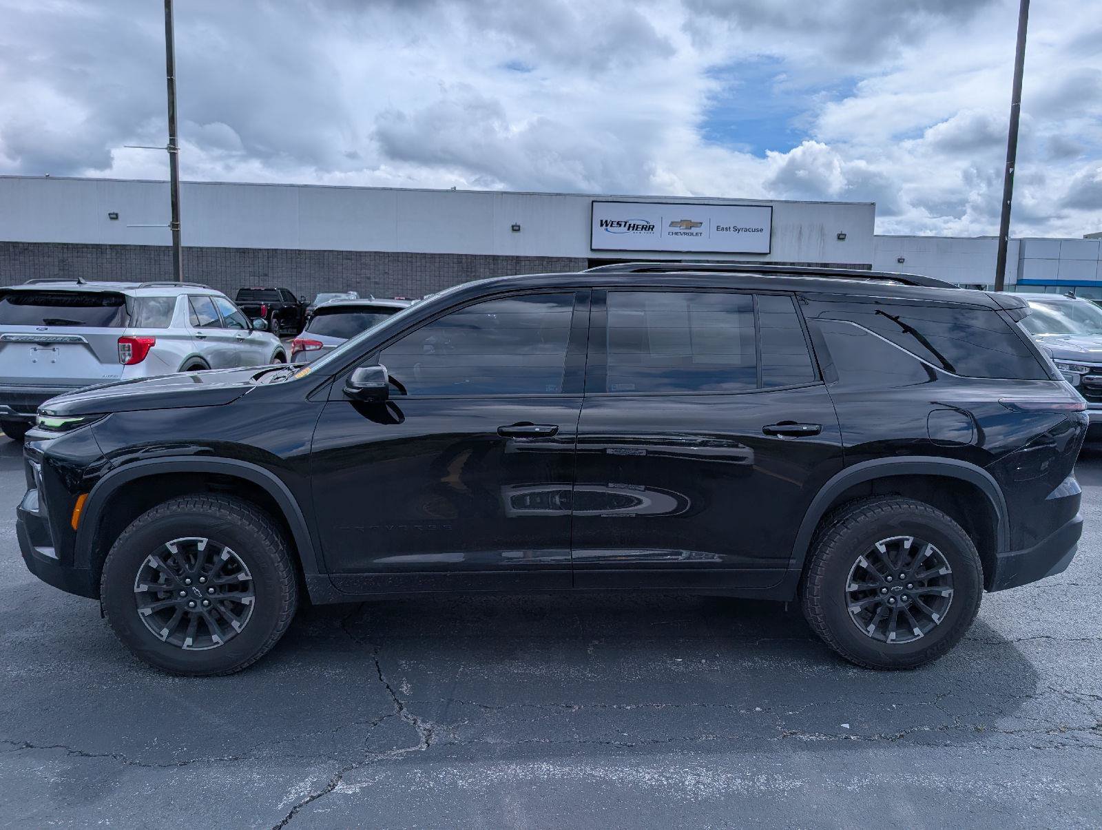 Used 2024 Chevrolet Traverse Z71 AWD/4WD image 5