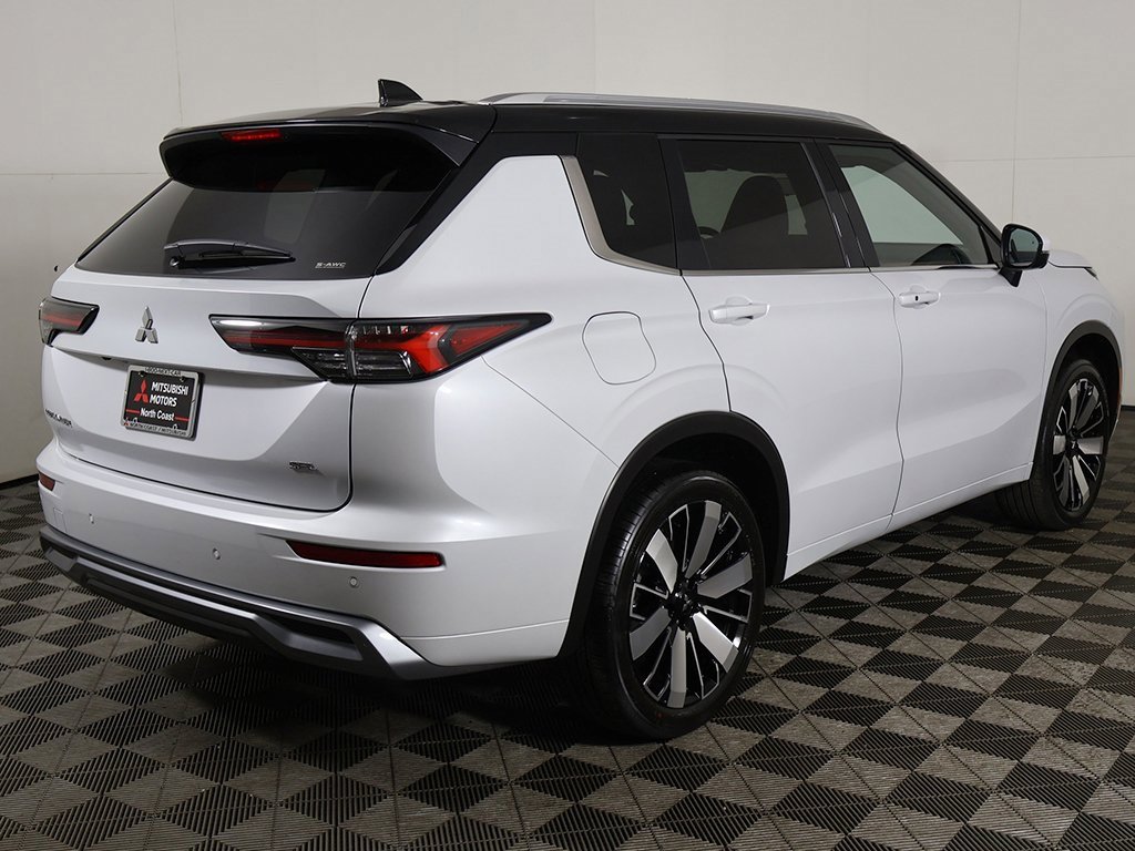 New 2025 Mitsubishi Outlander SEL image 15