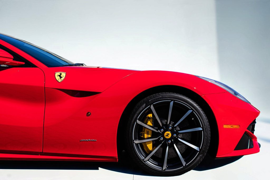 Used 2014 Ferrari F12 Berlinetta RWD image 16