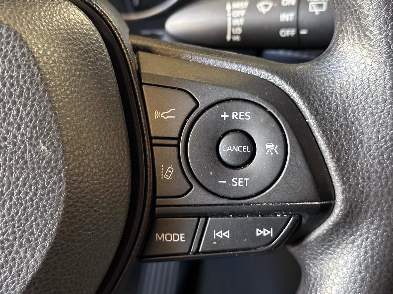 Used 2023 Toyota RAV4 LE AWD/4WD image 20