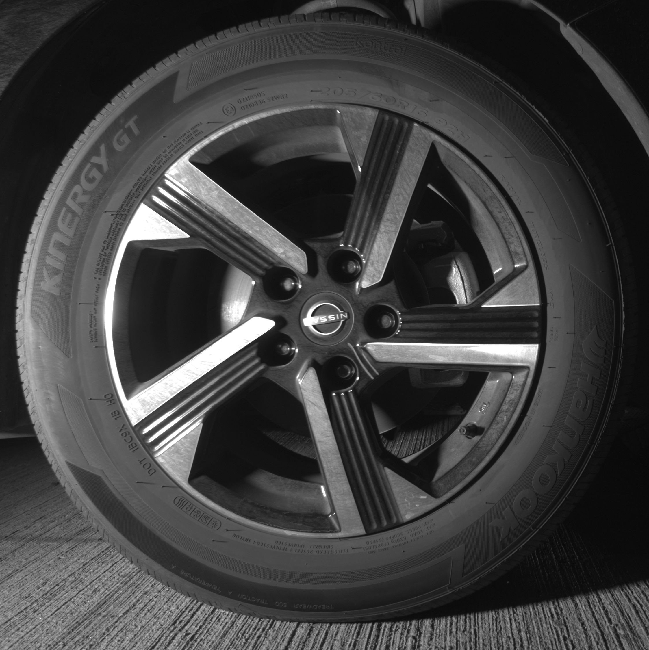 Used 2025 Nissan Sentra SV image 13