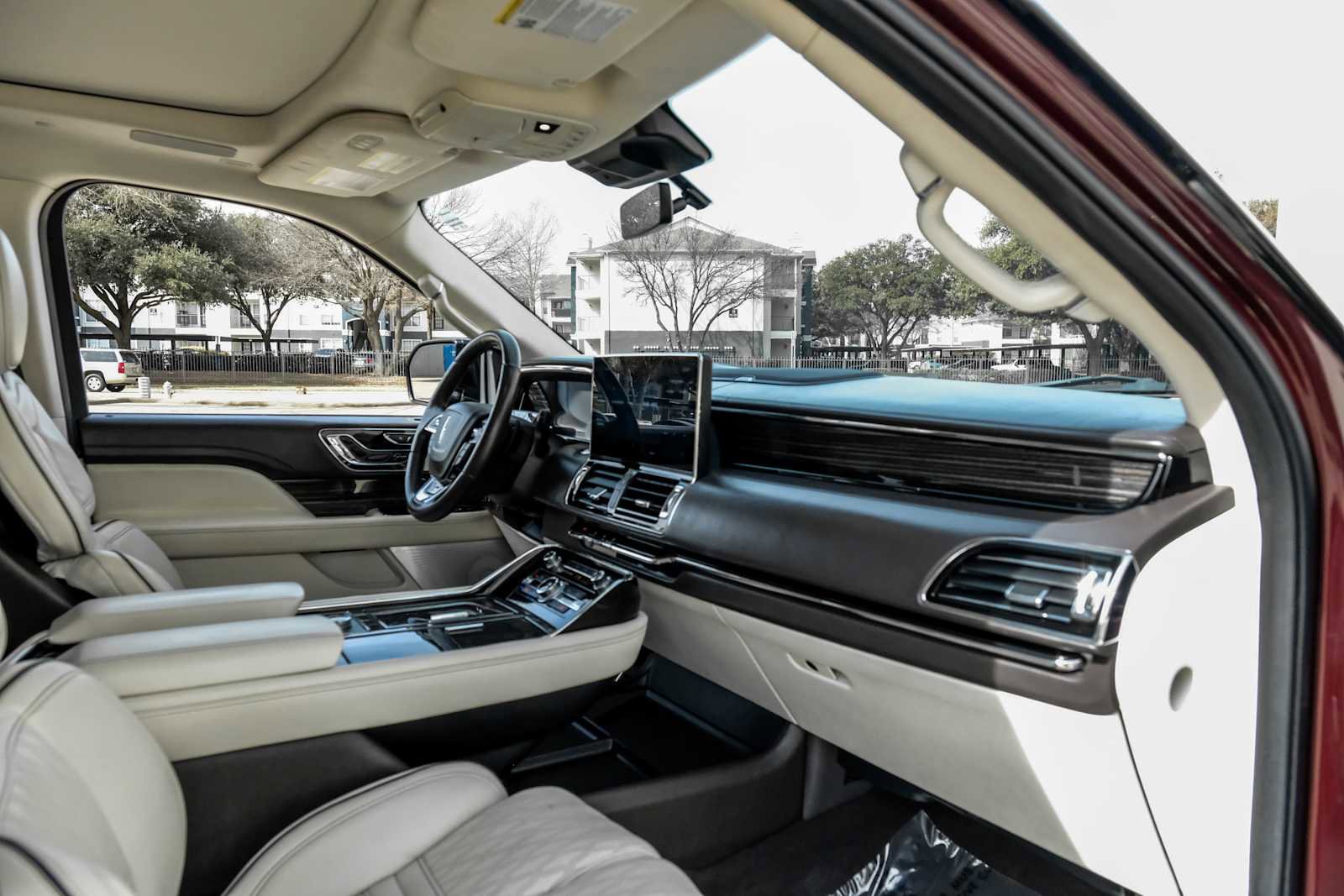 Used 2024 Lincoln Navigator Black Label AWD/4WD image 17