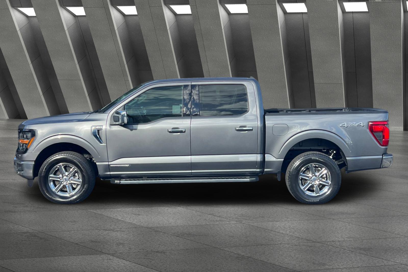 Used 2024 Ford F150 XLT w/ Equipment Group 302A MID image 7