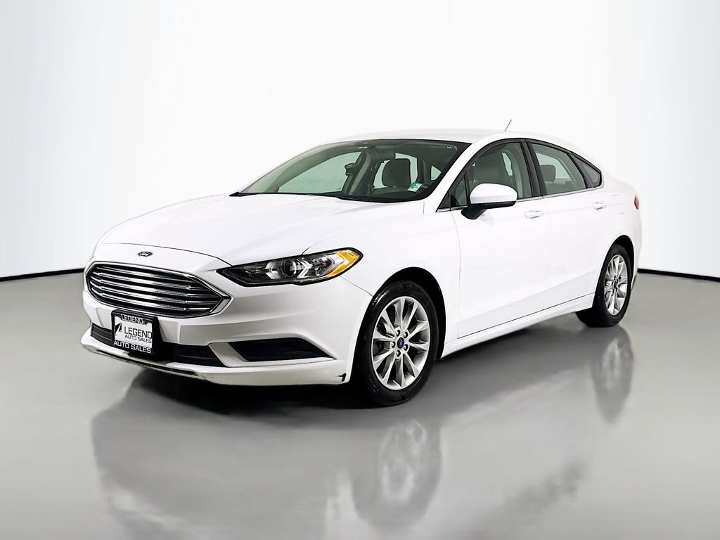 Used 2017 Ford Fusion SE image 1