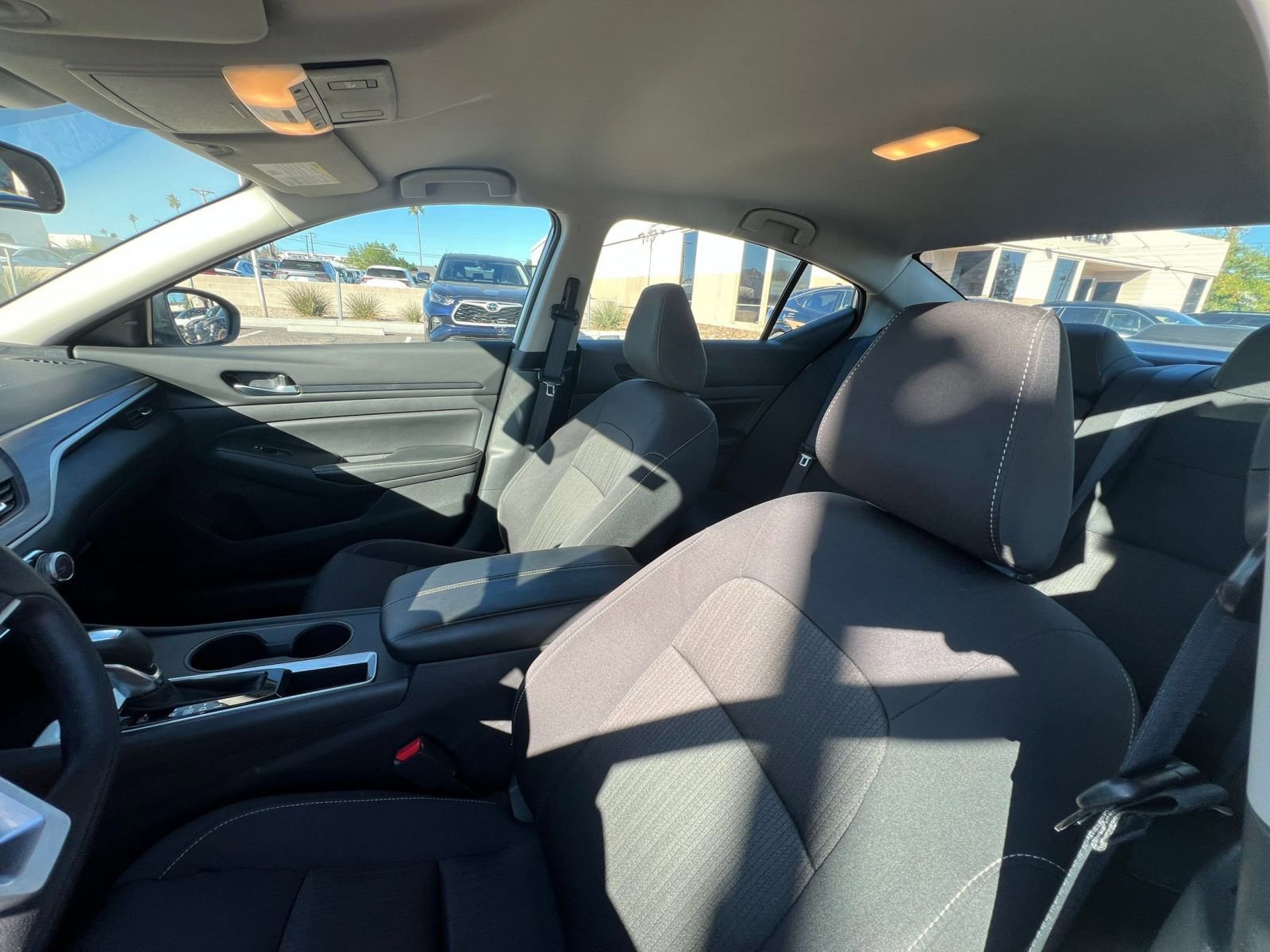 Used 2025 Nissan Altima 2.5 SV image 36