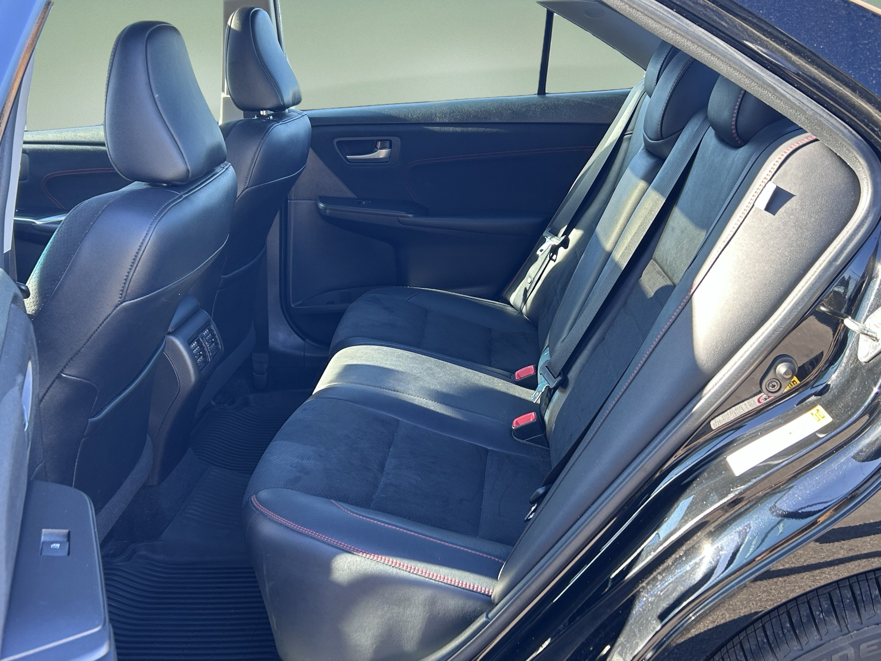 Used 2017 Toyota Camry FWD image 25