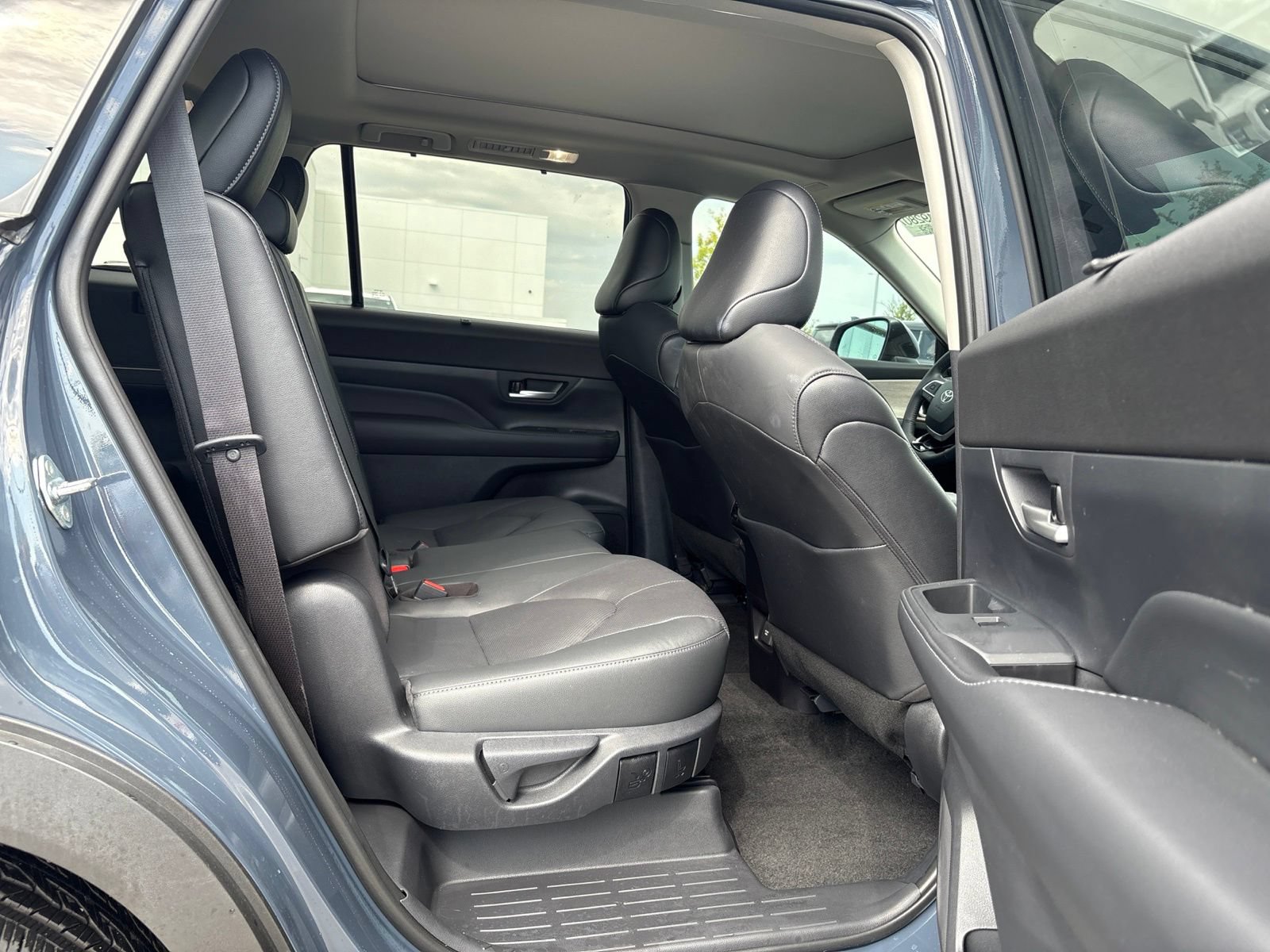 Used 2026 Toyota Grand Highlander AWD image 7
