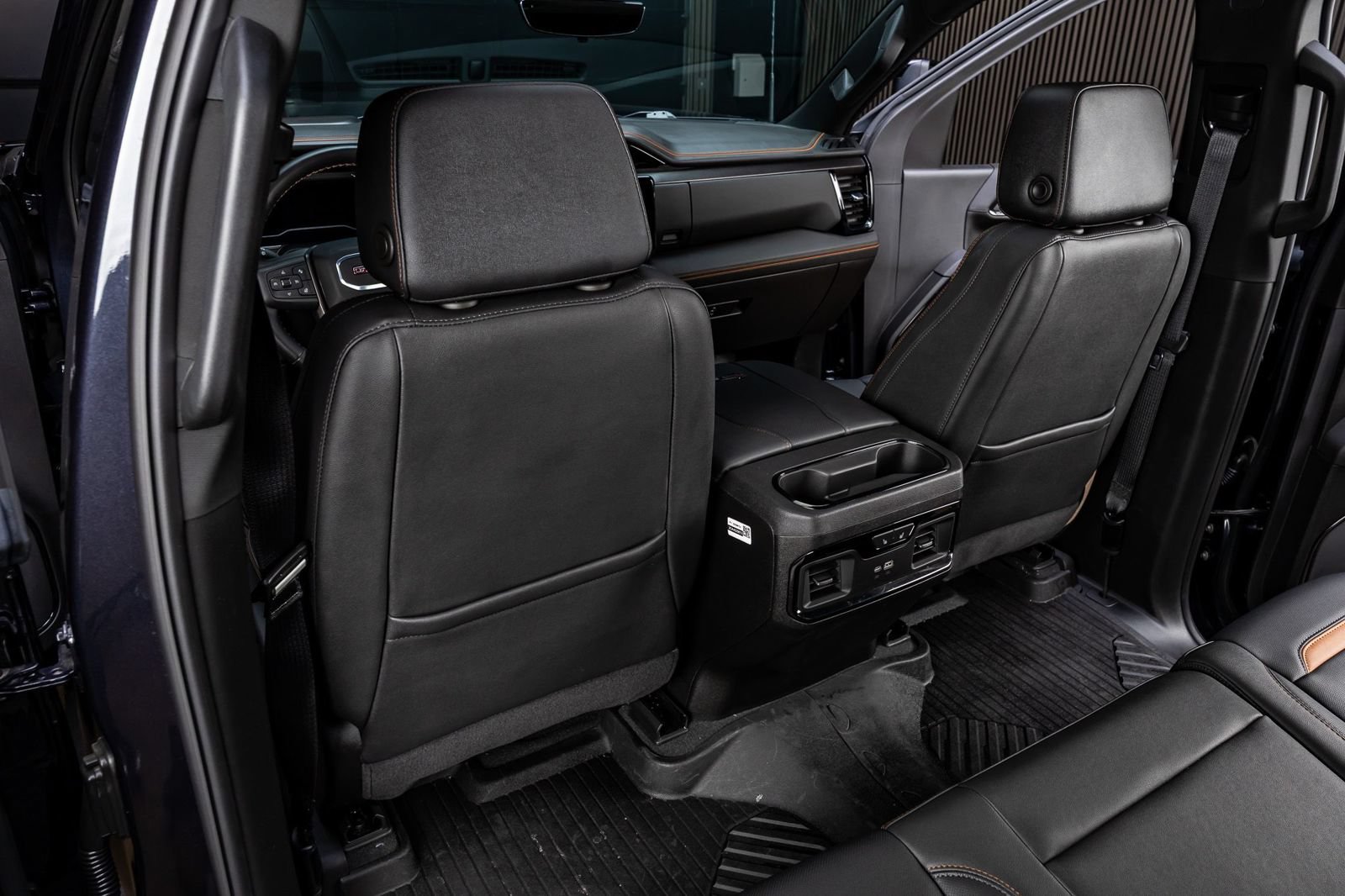Used 2025 GMC Sierra 2500 AT4 w/ AT4 Premium Plus Package AWD/4WD image 34