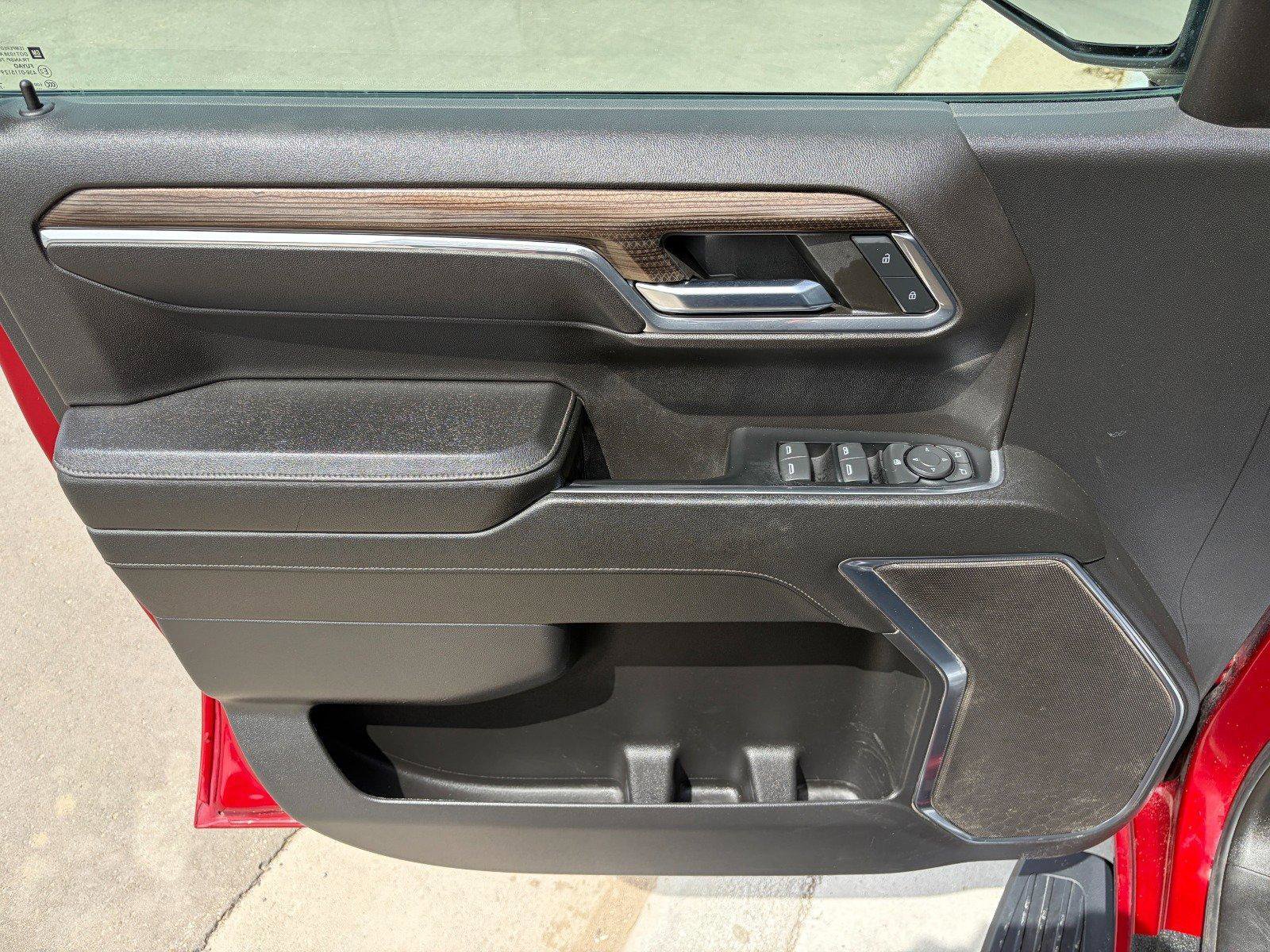 Used 2023 Chevrolet Silverado 1500 LT AWD/4WD image 9
