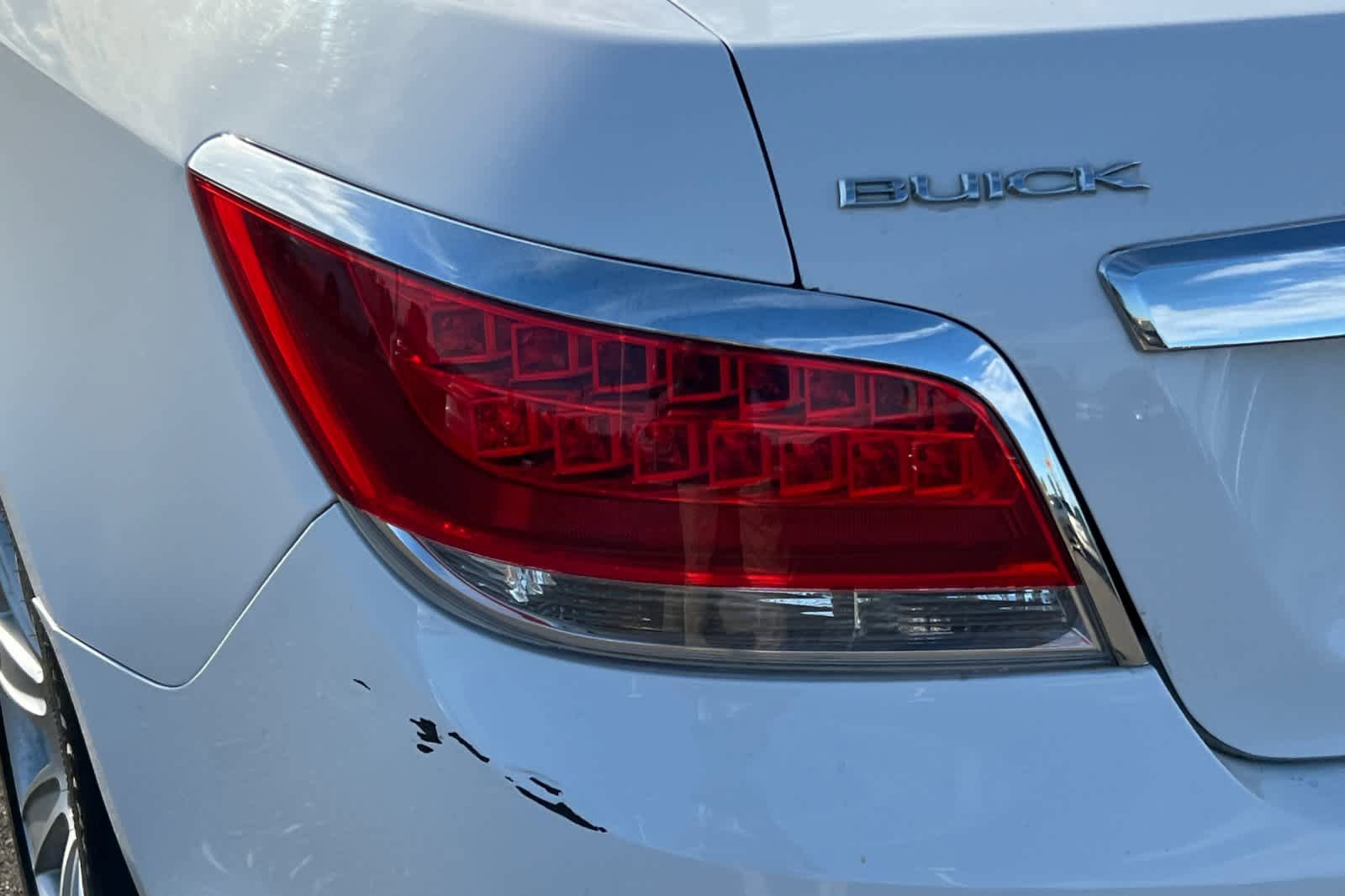 Used 2013 Buick LaCrosse Leather FWD image 20