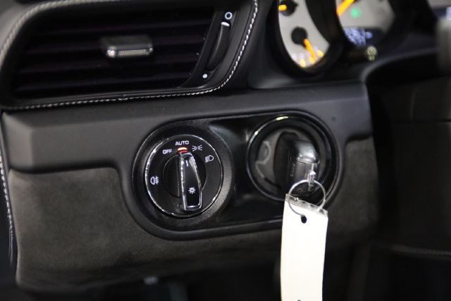 Used 2018 Porsche 911 GT3 RWD image 17