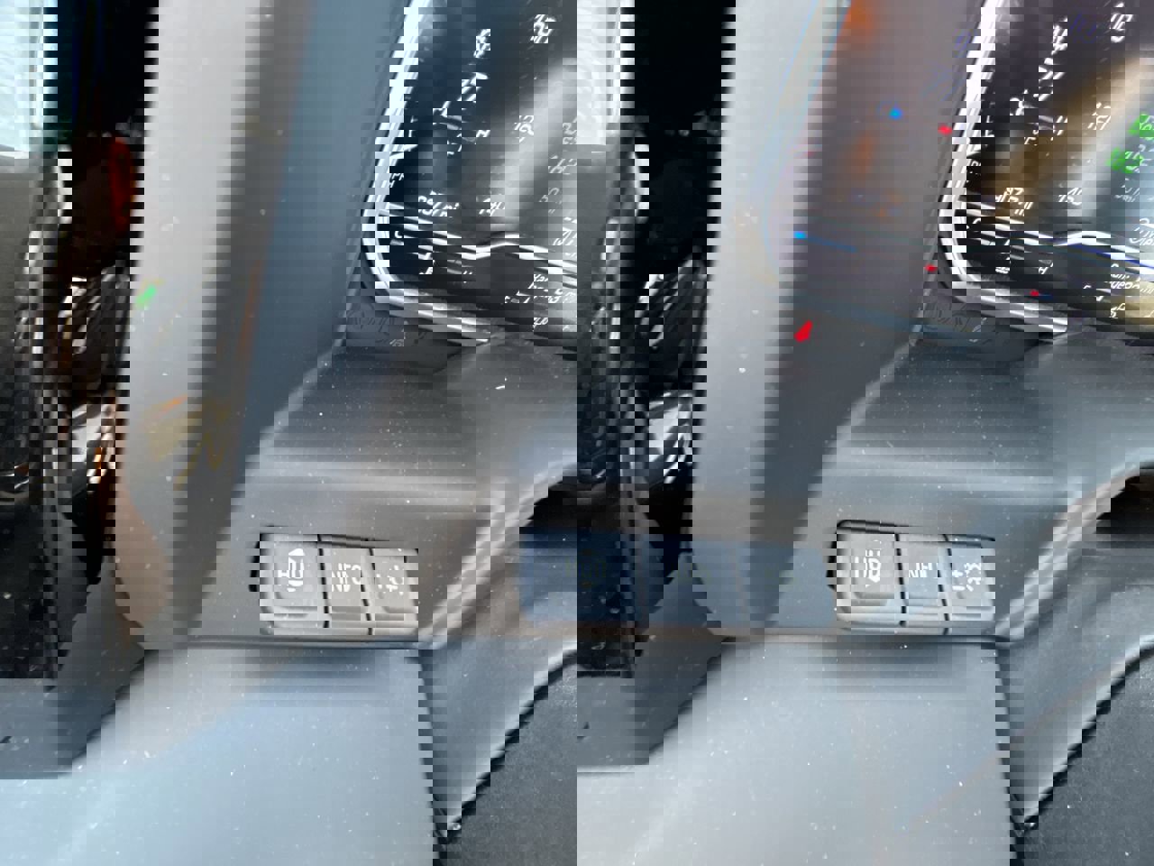 Used 2024 GMC Sierra 2500 AT4 w/ Technology Package image 37