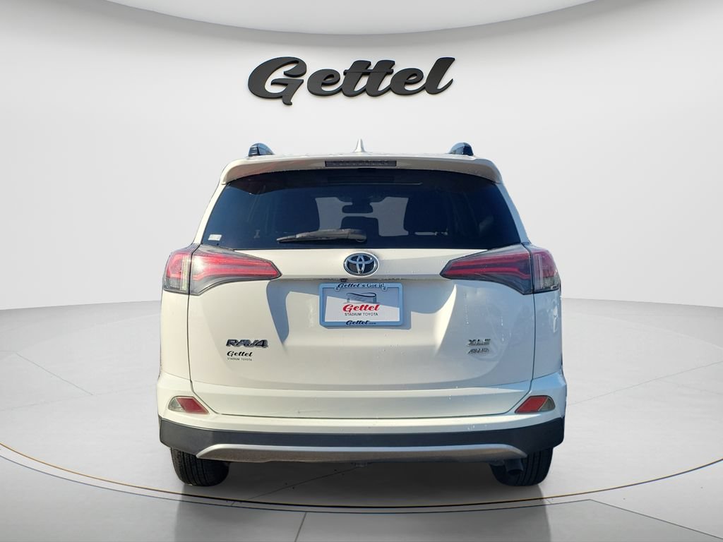 Used 2018 Toyota RAV4 XLE AWD/4WD image 6