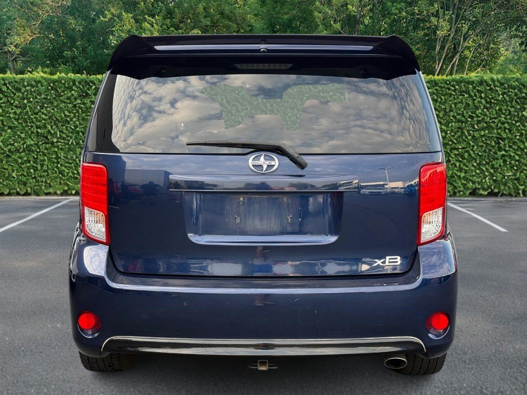 Used 2013 Scion xB FWD image 5